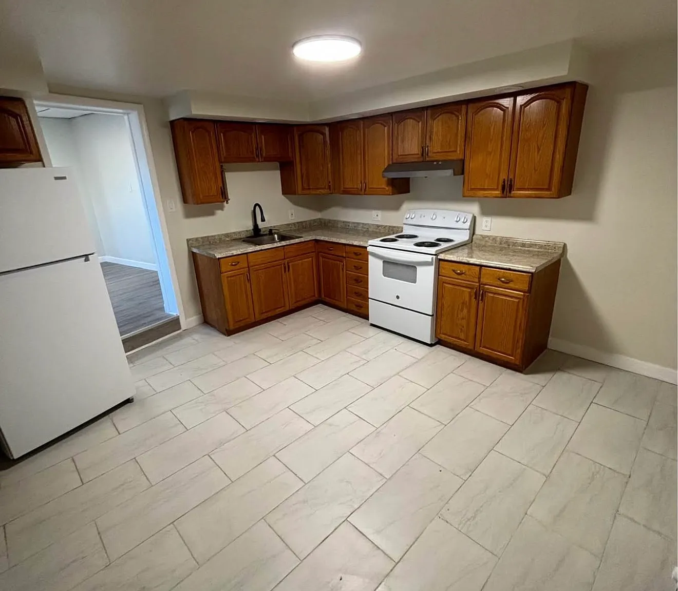 2 bed, 1000 sqft, $1,500 — Photo 3