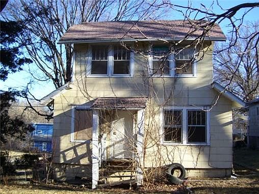 2nd image of 2521 Washington Ave