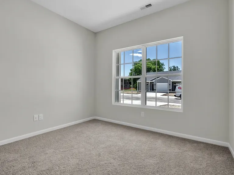 1937 Deerfield Ln — Photo 4