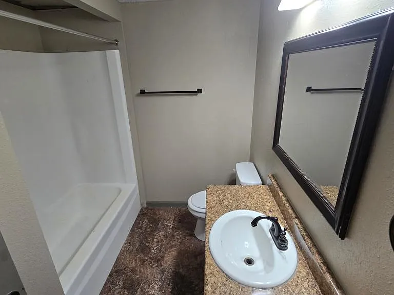 300 E Windsor Rd #123 — Photo 6