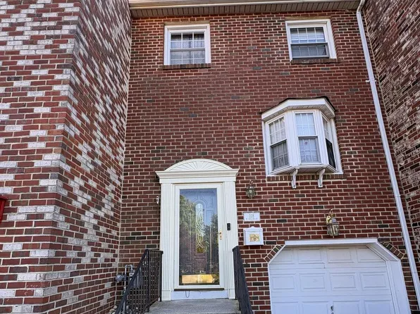 118 W Collins Ct, Blackwood, NJ 08012