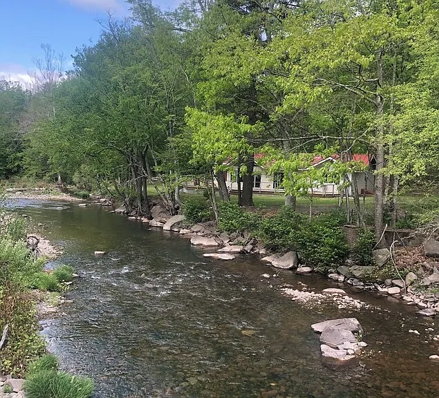 Route 214 — Photo 3