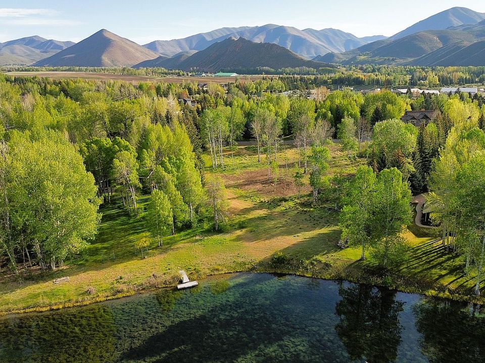 1st image of 125 Aspen Lakes Dr