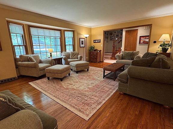 2nd image of 232 N Penrose Dr