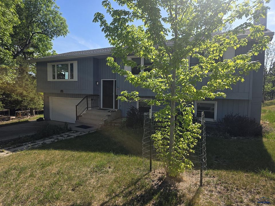 1st image of 3120 Iris Dr