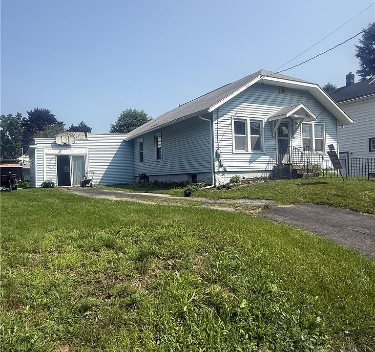 1st image of 252 W 13th St