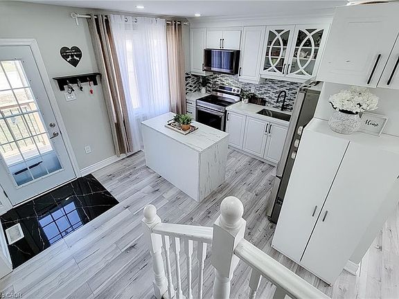 3rd image of 321 Dewitt Rd