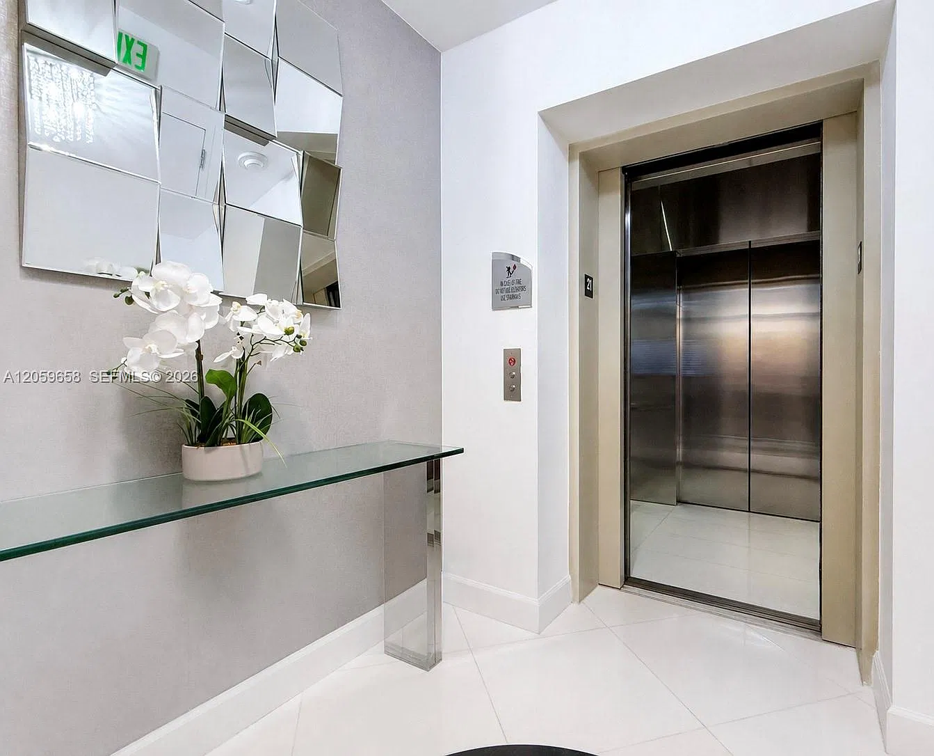Jade Ocean Condo — Photo 4