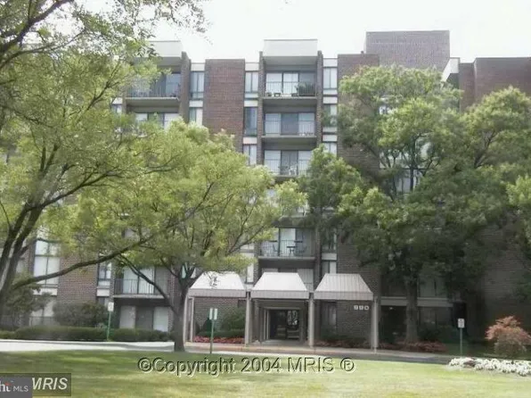 9900 Georgia Ave APT 415, Silver Spring, MD 20902