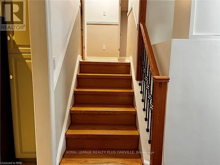 694 Niagara St #UPPER — Photo 10