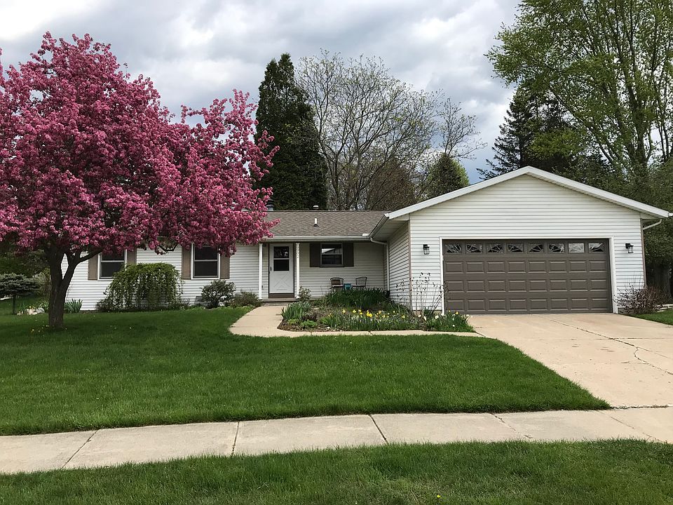 1st image of 3902 Trailwood Dr