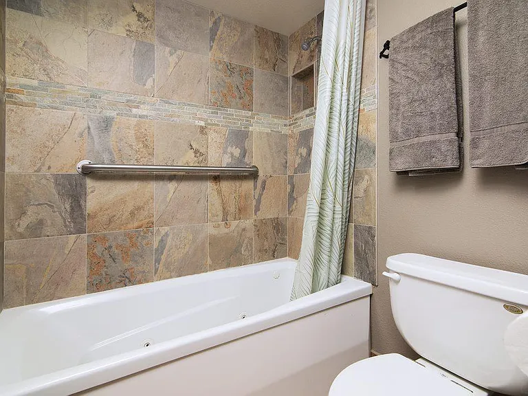 220 E La Bonte St #319 — Photo 18
