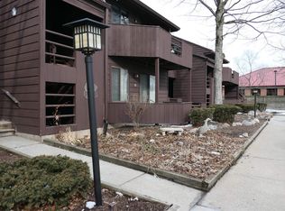 205 E Jolly Rd #6, Lansing, MI 48910