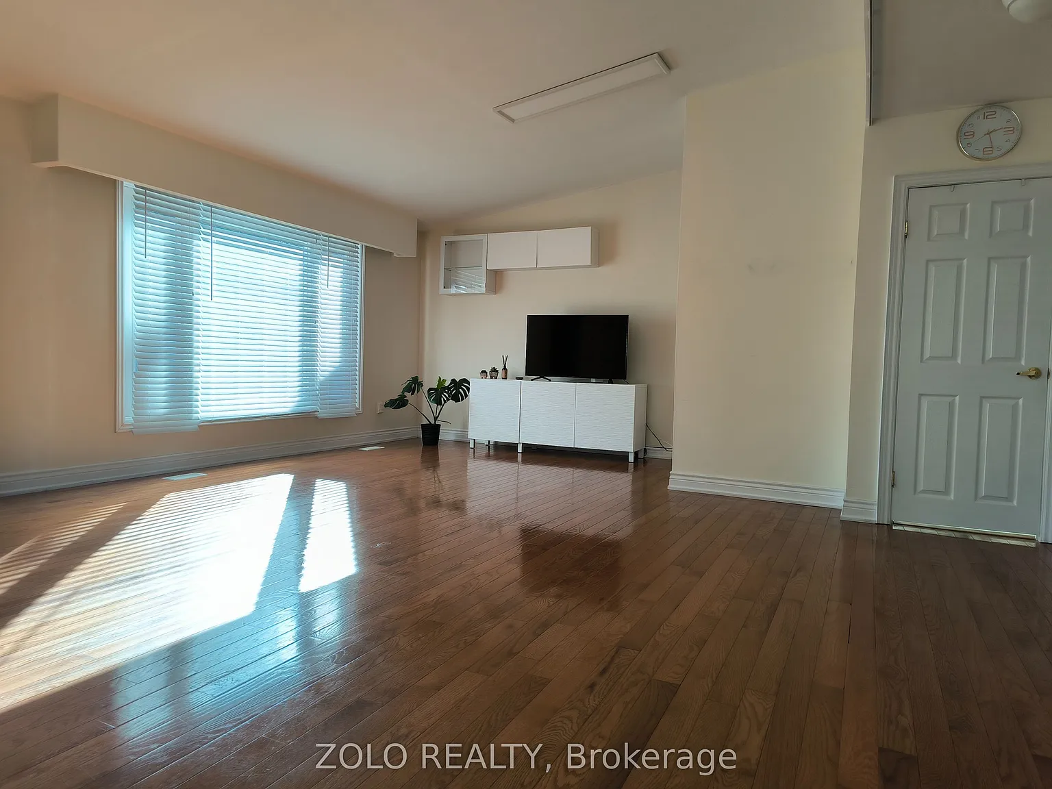2 bed, $2,700 — Photo 4
