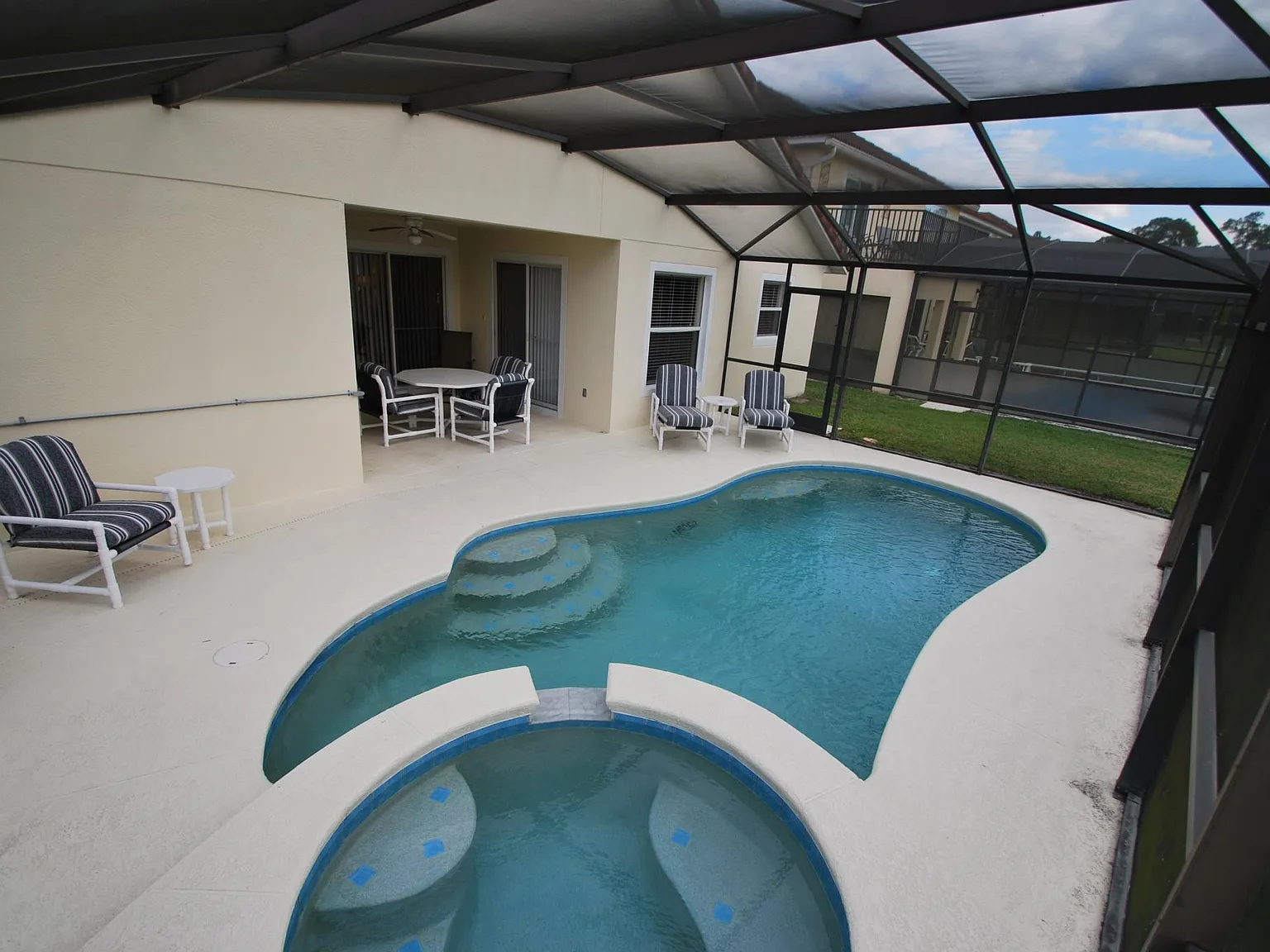 4 bed, 1477 sqft, $2,600 — Photo 2