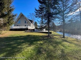 266 Keen Lake Rd, Waymart, PA 18472