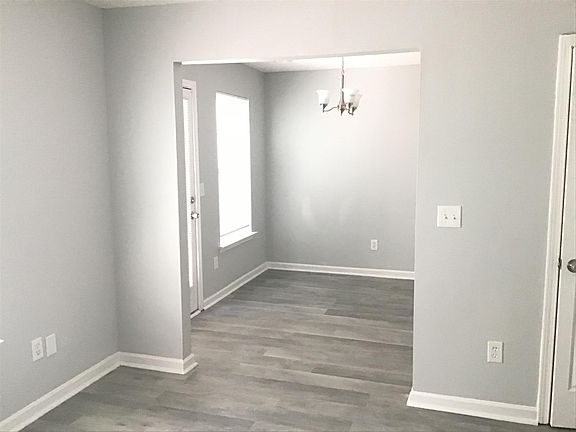 4th image of 261 Lossie Ln