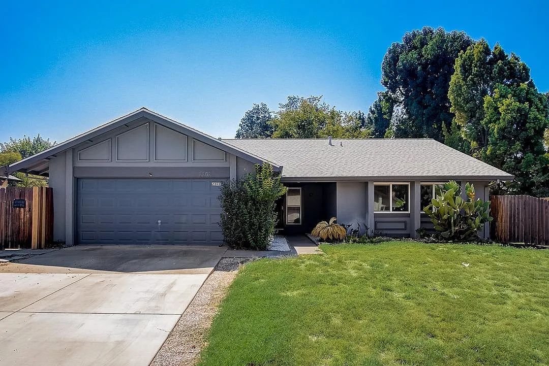 2202 River Trails Cir photo 1