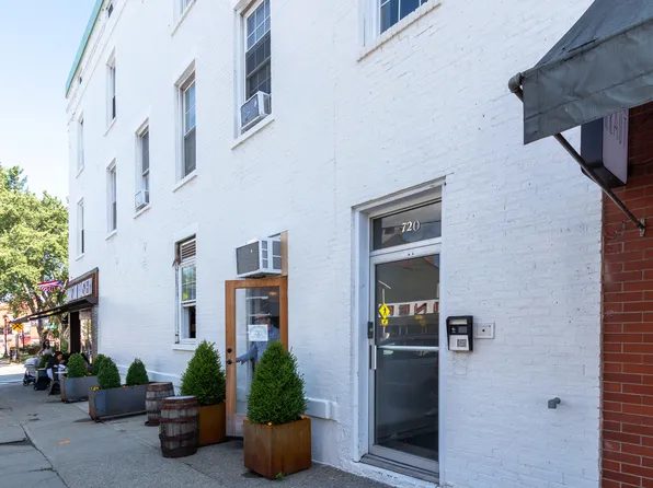 720 Warren St APT 2, Hudson, NY 12534