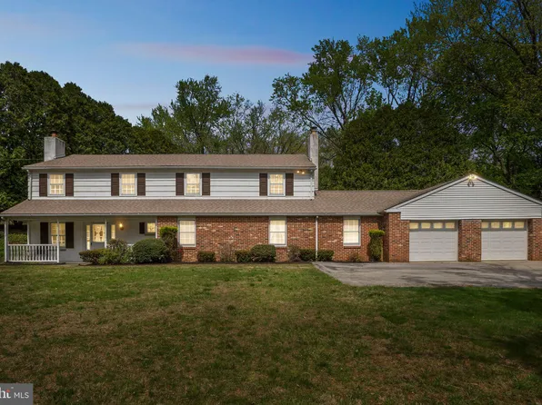 71 Clayton Park Dr, Glen Mills, PA 19342