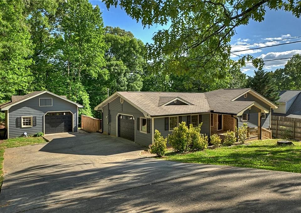 1st image of 317 Hideaway Pl