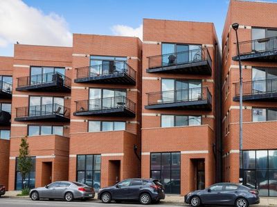 3503 N Elston Ave #C-1, Chicago, IL, 60618