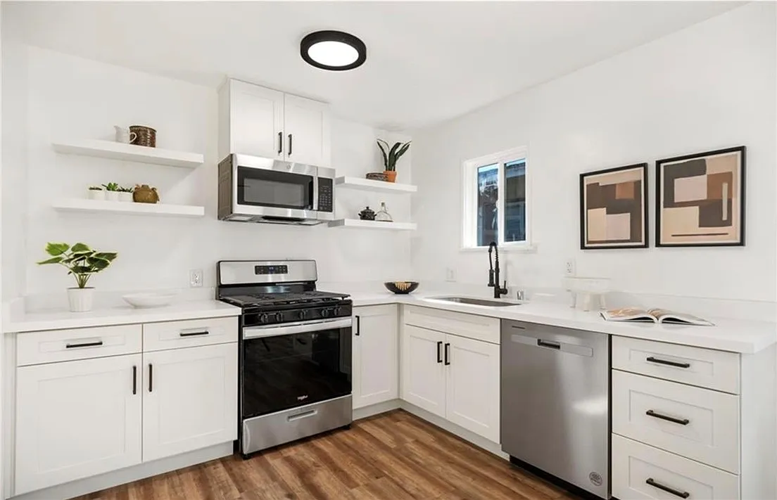 2 bed, 800 sqft, $7,500 — Photo 3