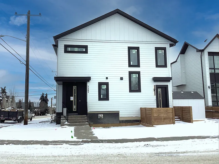 2202 35th St SW — Photo 24