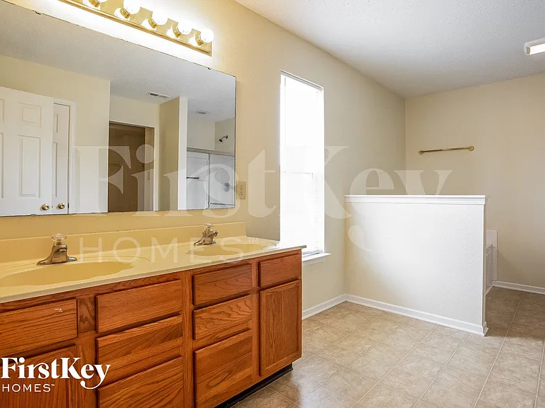 1079 King Maple Dr — Photo 9