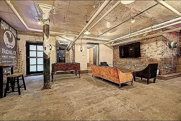 Rented by REAL New York | media 24