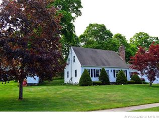 30 Club Ln, Cheshire, CT 06410