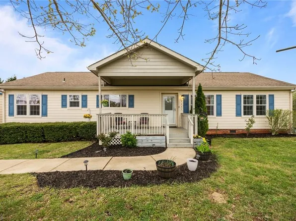 9027 Cook Farm Rd, Belews Creek, NC 27009