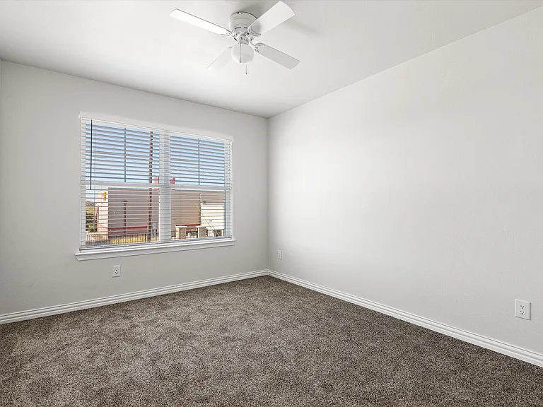 6215 Roby Dr — Photo 20