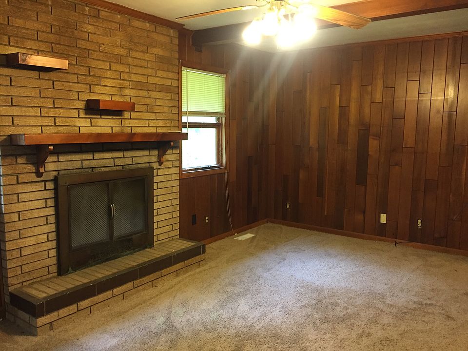 1st image of 810 Woodmont Dr