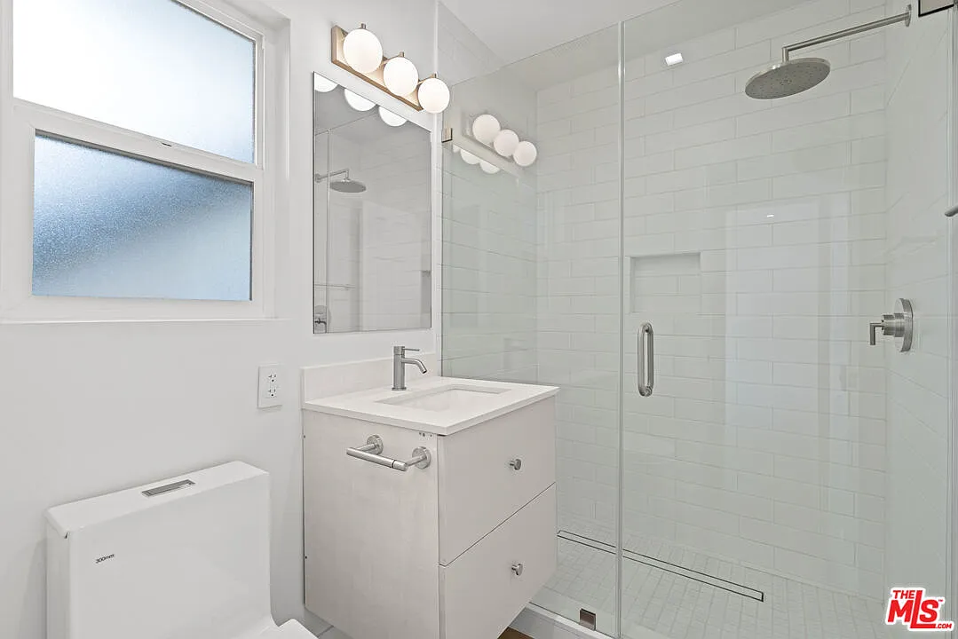 1 bed, 1.0 bath, $2,727 — Photo 4
