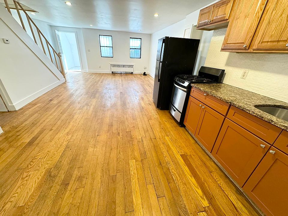 1st image of 678 4th Ave #1