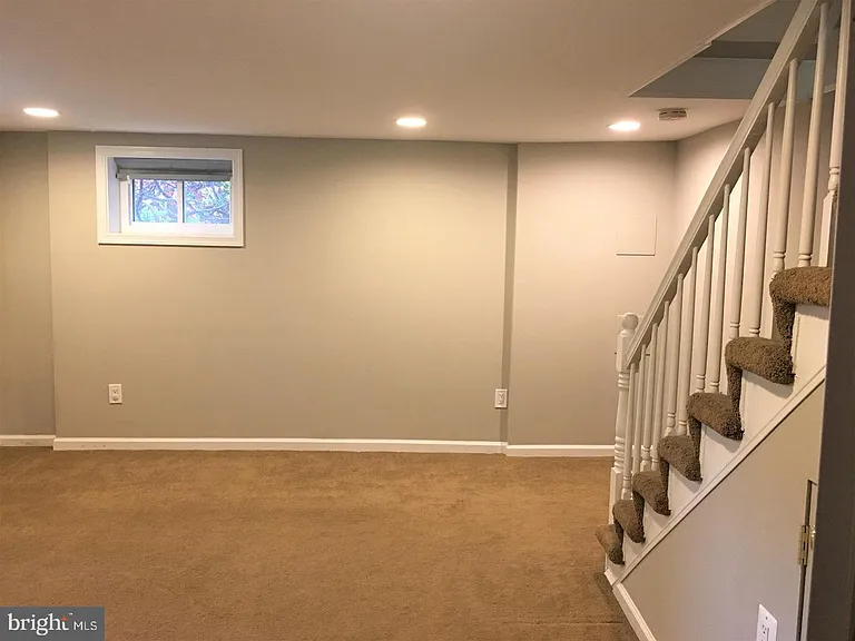 21 E Myrtle St — Photo 20
