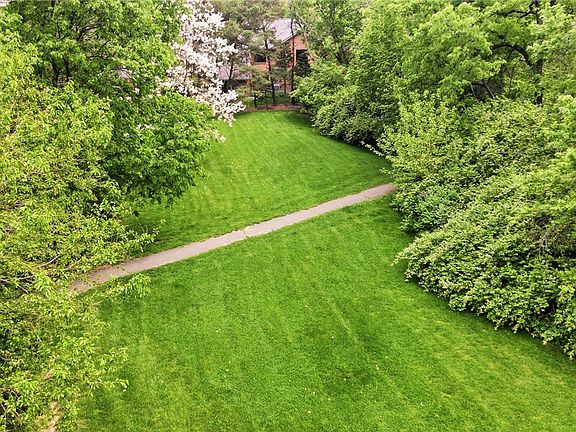 2nd image of 849 Lincoln Woods Ct