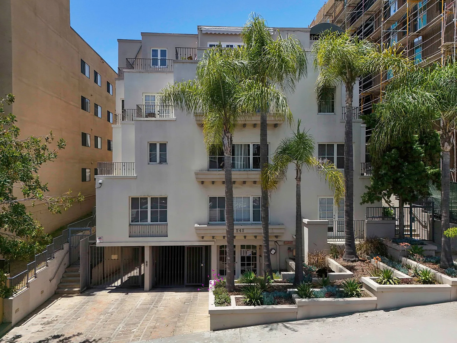 545 Glenrock Ave — Photo 3