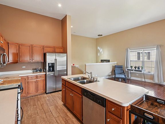 4th image of 16741 Hazelwood Dr