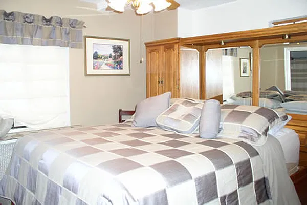 Rented by Steven Corcoran Real Estate | media 23