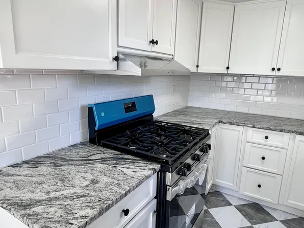 126 S Main St, West Hartford, CT 06107