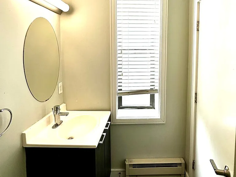 82 Franklin St — Photo 30