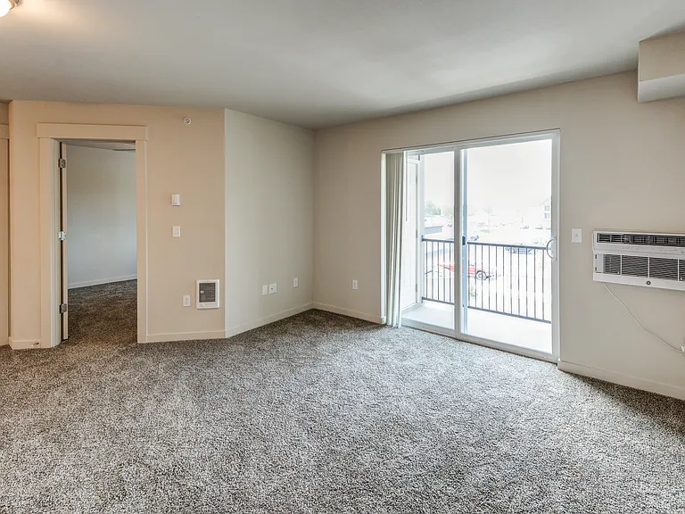 Crossroads Apartments — Photo 26