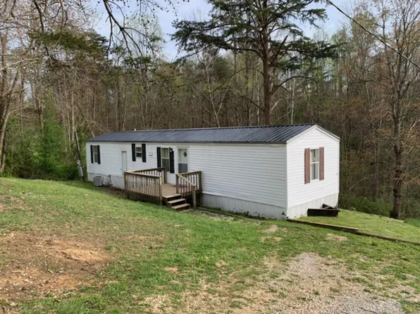 120 Sycamore Ln #B, Hurricane, WV 25526