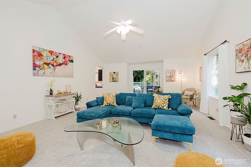 4th image of 7215 NE Dolphin Drive