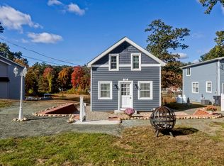 87 Pequot Point Rd, Westfield, MA 01085