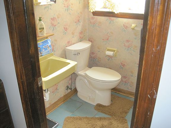 1/2 Bath Room Basement