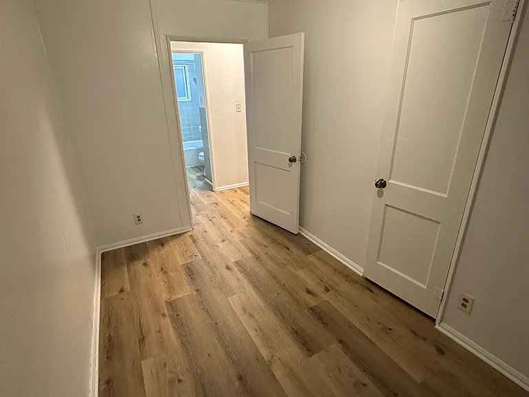 1007 E Michigan Ave — Photo 10
