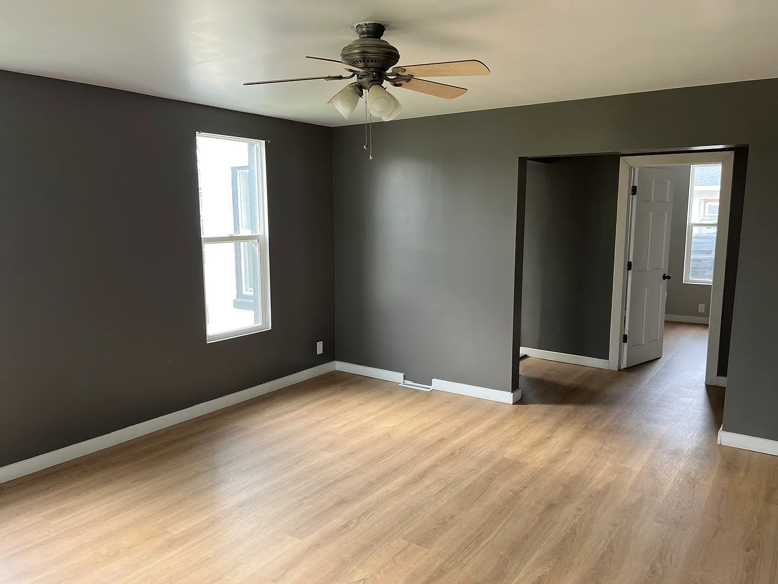 3 bed, 1300 sqft, $1,250 — Photo 3